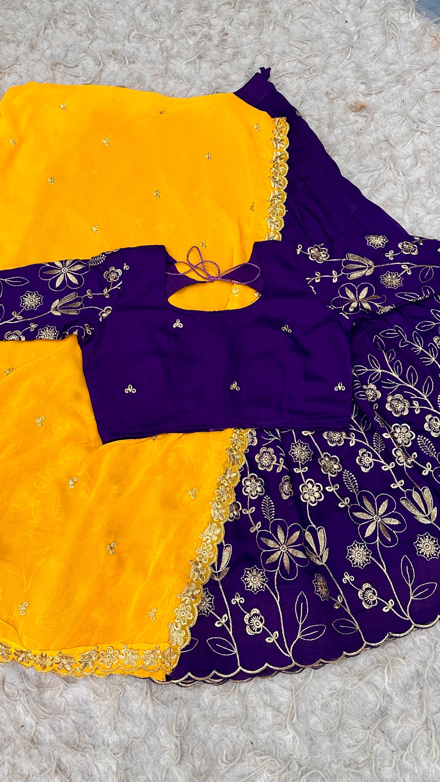 Fully stitched Halfsaree