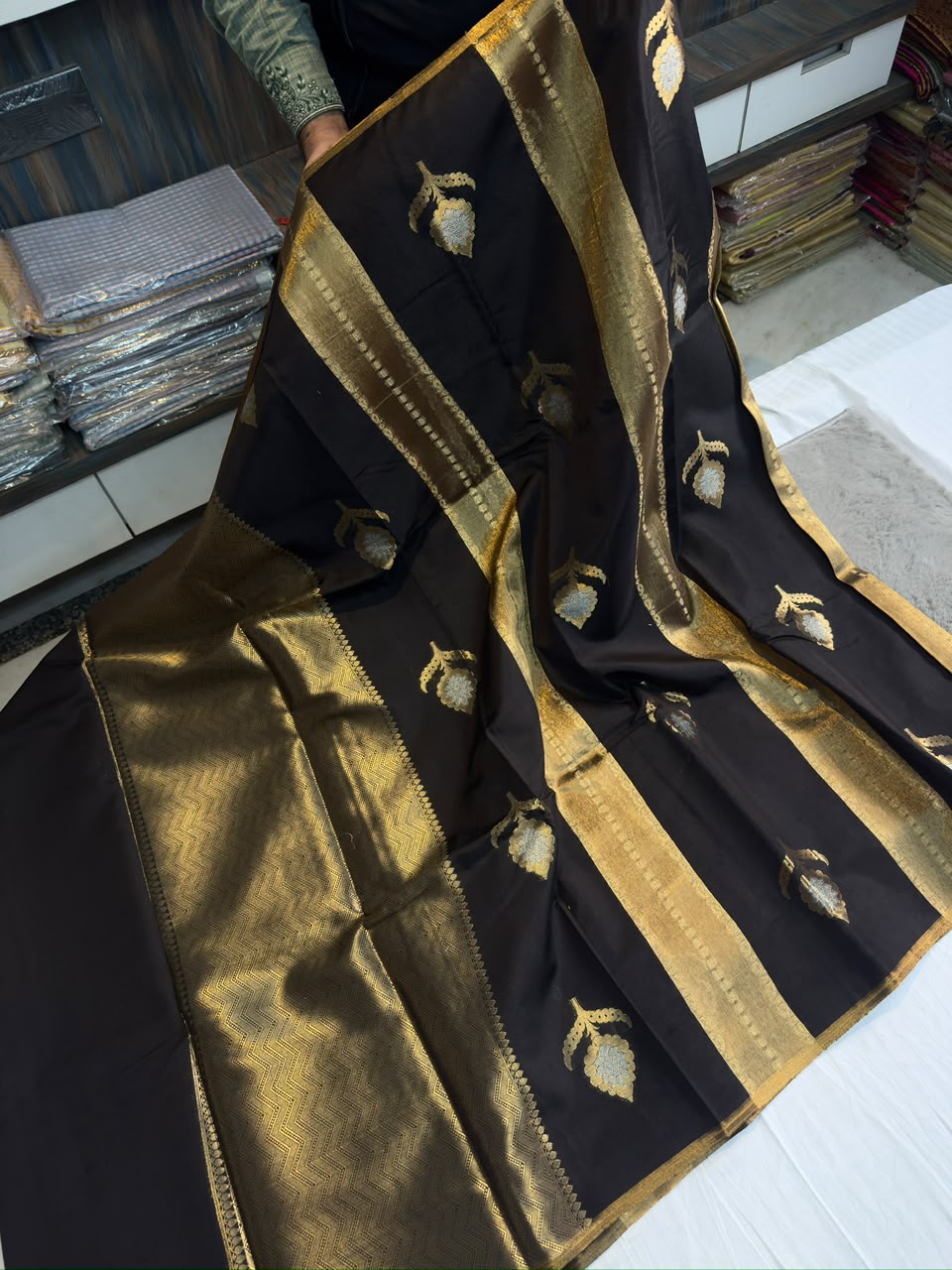 Banaras Rawww mango saree