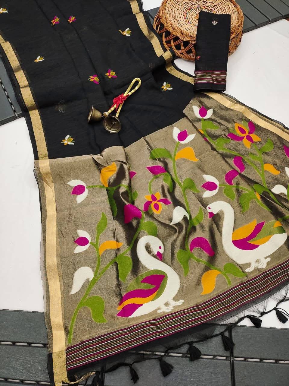Jamdhani saree