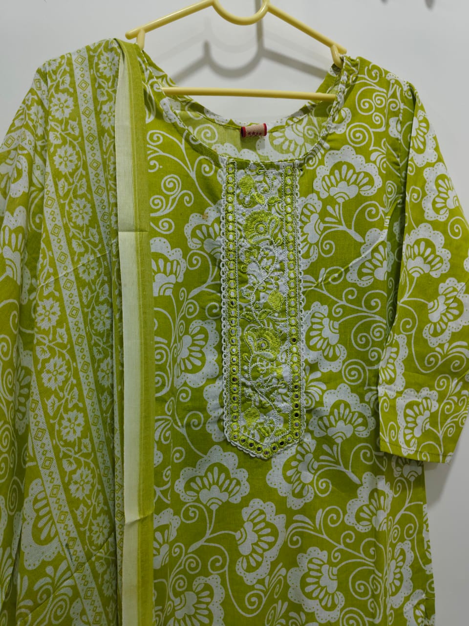 Three piece kurti sets M size  offer