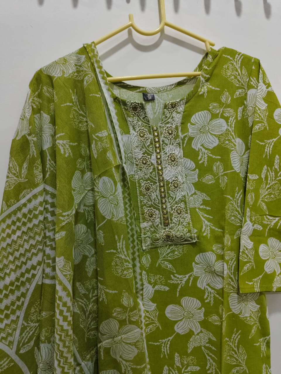 Three piece kurti sets M size  offer