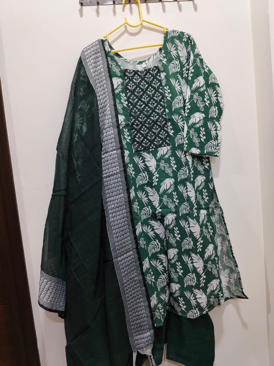 Three piece kurti sets L size offer