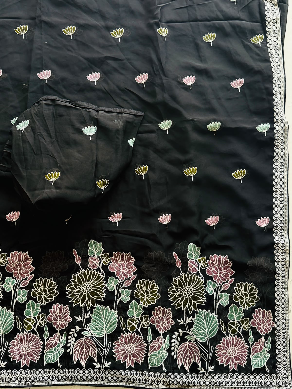 Heavy thread work saree