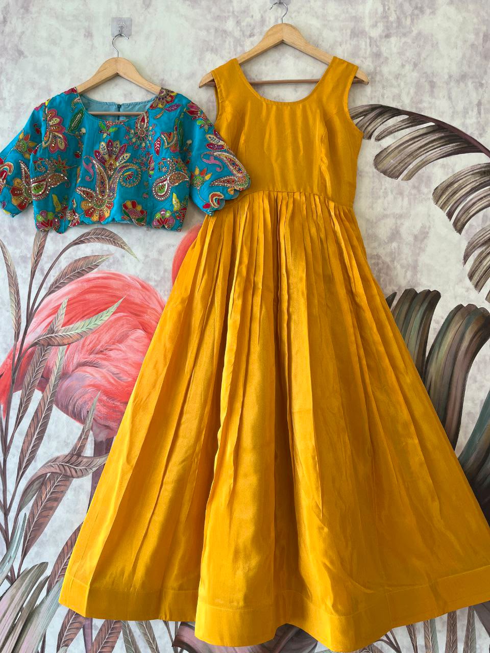 Tissue gown with position fabric coat