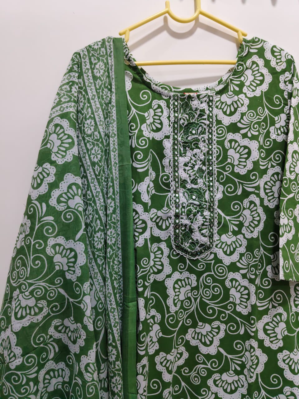 Three piece kurti sets L size offer